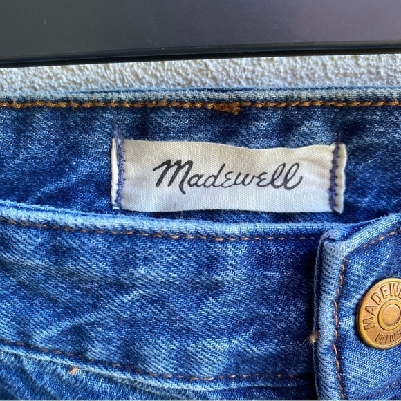 Madewell Relaxed Denim Shorts size 22W in Medium Wash - Picture 4 of 7